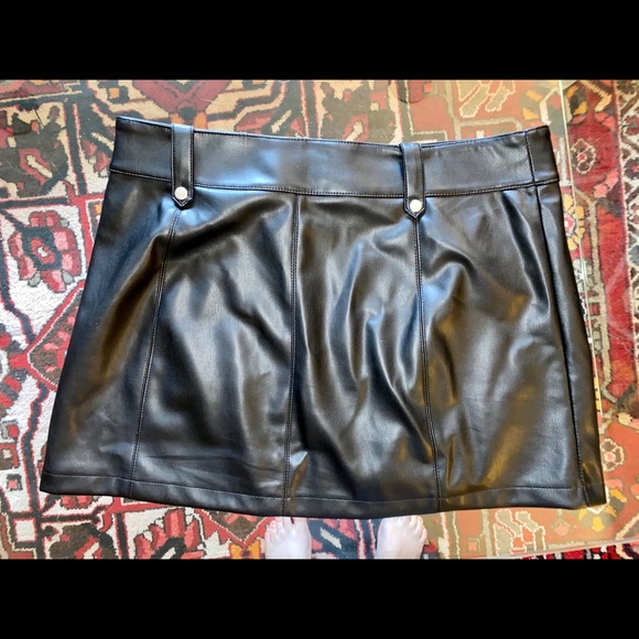 Zara Black Leather Mini Skirt - Picture 5 of 6